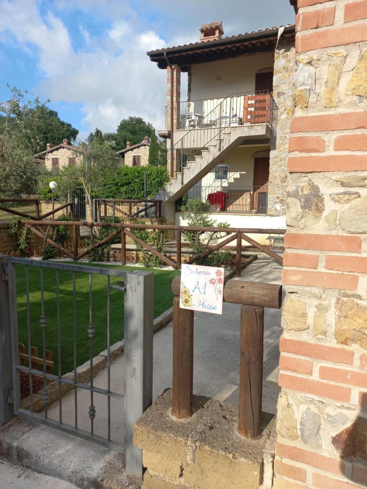 Saturnia House Apartment